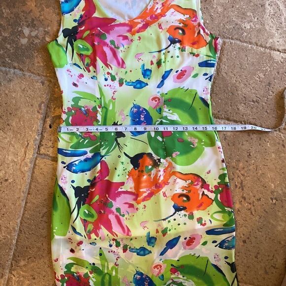 Size med bright water color print maxi dress - Picture 8 of 11
